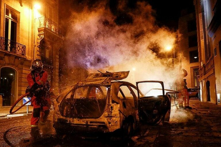 Lire la suite à propos de l’article Foot, faits, méfaits et coupable diplomatie